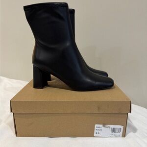 STEVE MADDEN Black Harli Boots Sz 8.5